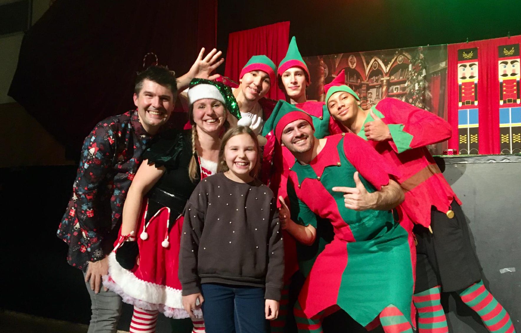 Une cr&eacute;ation 2022. retrouvez tous les d&eacute;tails et photos. Le spectacle 100% No&euml;l, il est abosument &agrave; d&eacute;couvrir. R&eacute;serv&eacute; d'avance sur 2 ann&eacute;es, il est la Vitrine du spectacle de magie pour noel. Disponible dans toute la France.Le 13,83,84,34,05,04 et 06. 